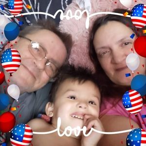 Meet your Posher, Lora